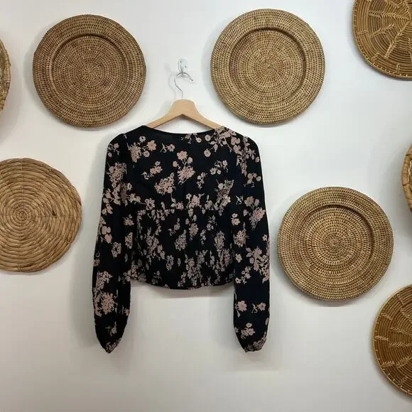 Abercrombie Black Tan Long Sleeve Tie Seamed Crop Long Sleeve Top Small Floral - Picture 2 of 7